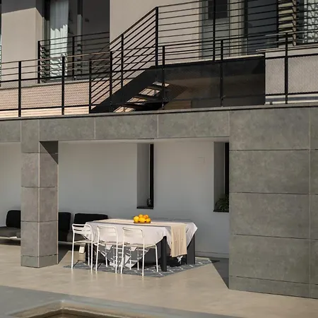 Вилла 4 Bedroom 25 Minutes To Barcelona Fantastic Sea Views Pool Алелья