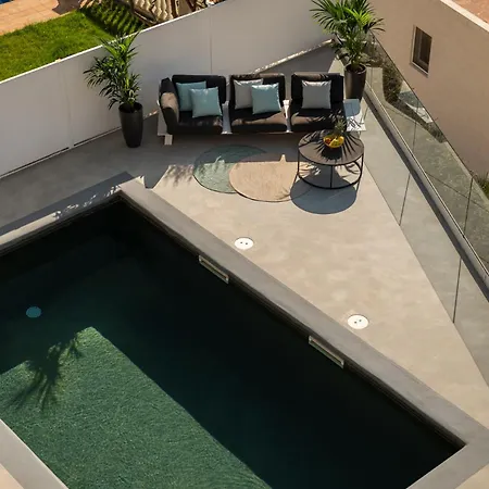 Villa 4 Bedroom 25 Minutes To Barcelona Fantastic Sea Views Pool Alella